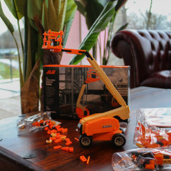JLG BUILDING BRICKS BOOM LIFT 520AJ